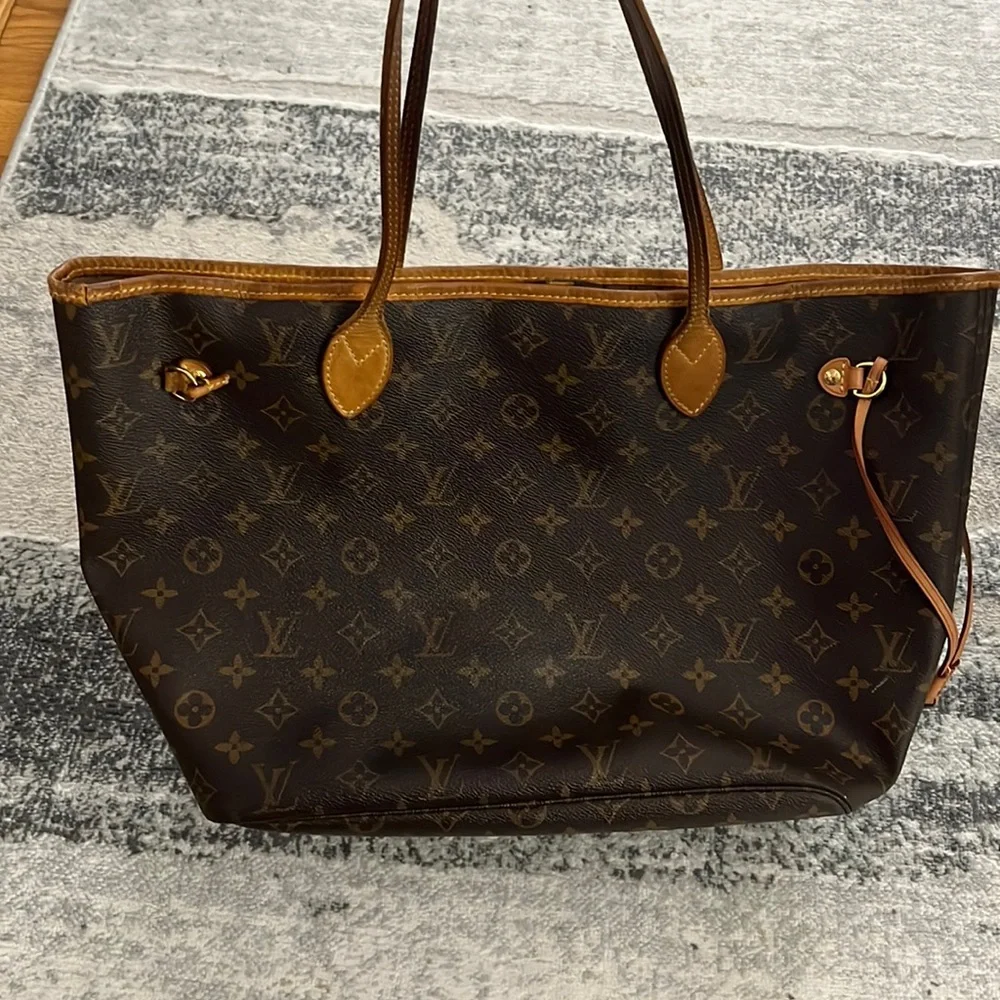 Louis Vuitton monogram coated canvas MM classic neverfull tote